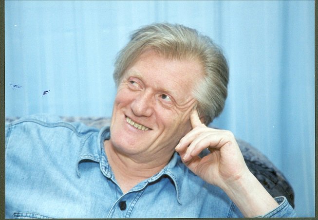 Як сьогодні виглядає Юрій Рибчинський - легендарний поет, чиї пісні виконують українські знаменитості