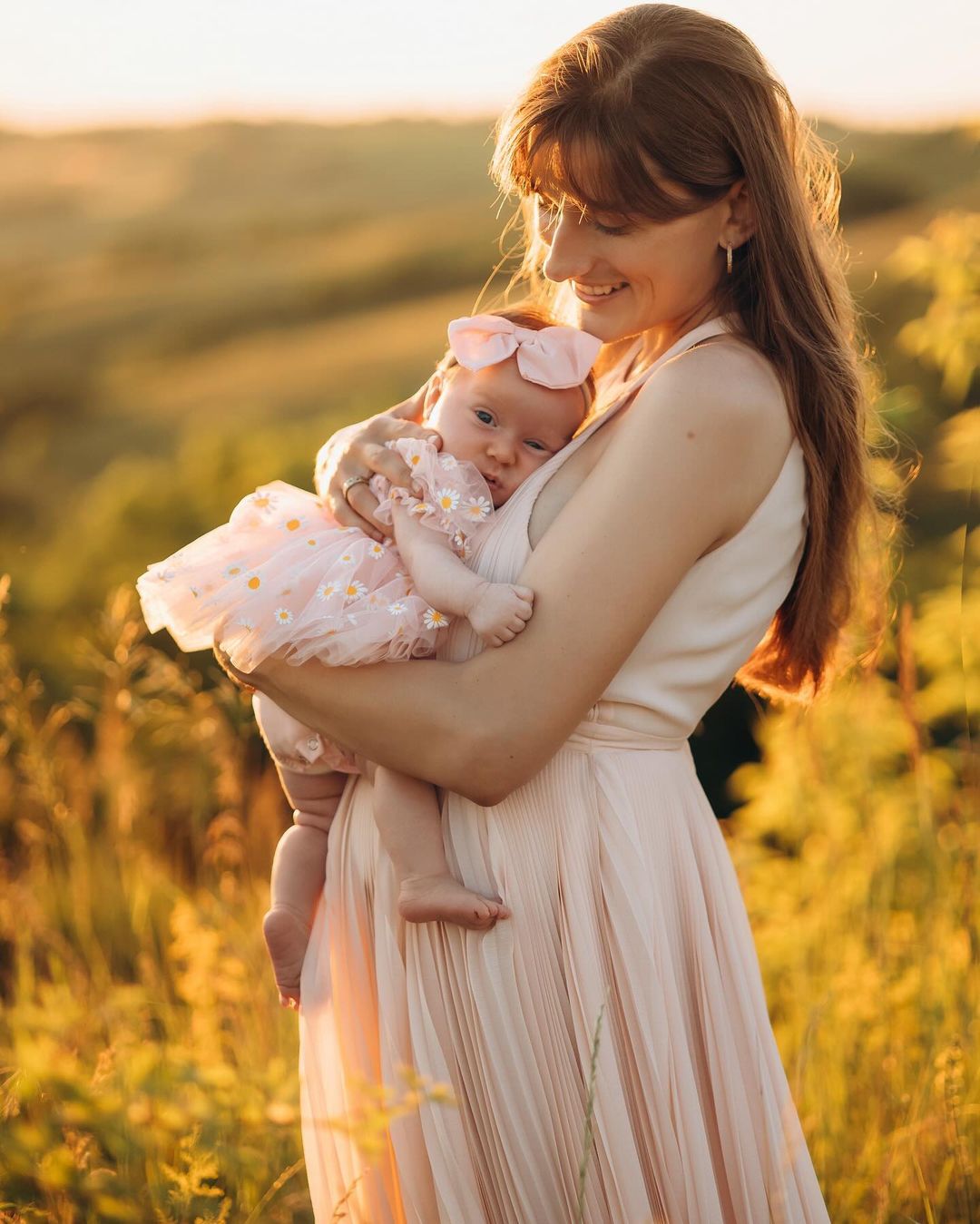 18 українських зірок, які стали батьками у 2024 році