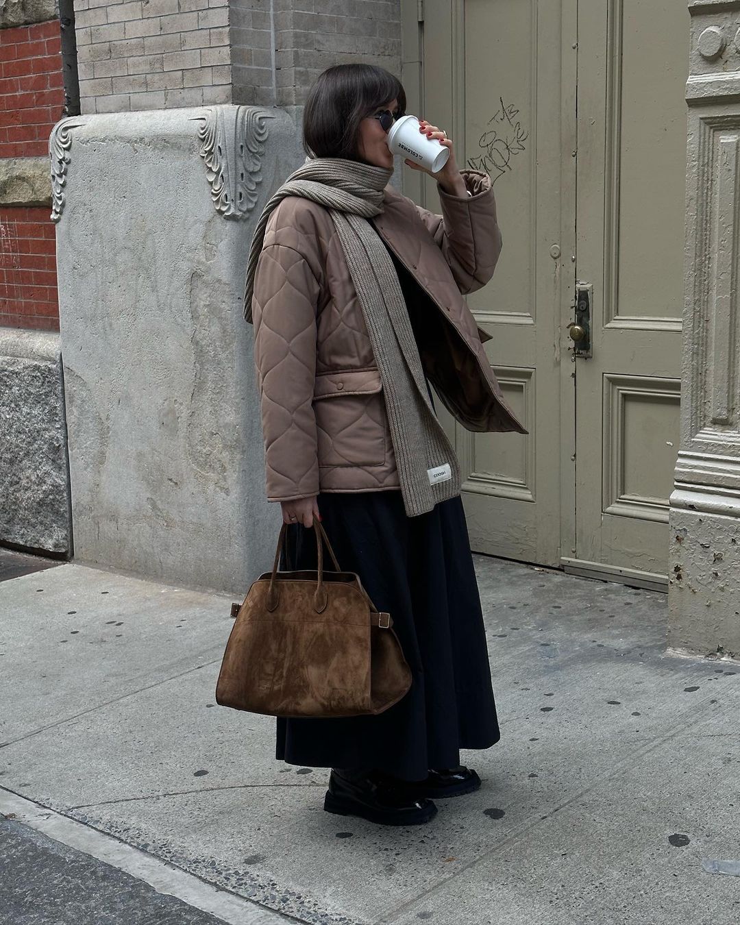 Яка модель жіночої куртки не виходить із моди: фото стильних образів на кожен день