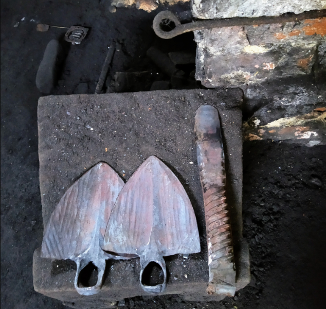 Механизмы 18 века. В Украине действует единственная водяная кузница по старинным традициям