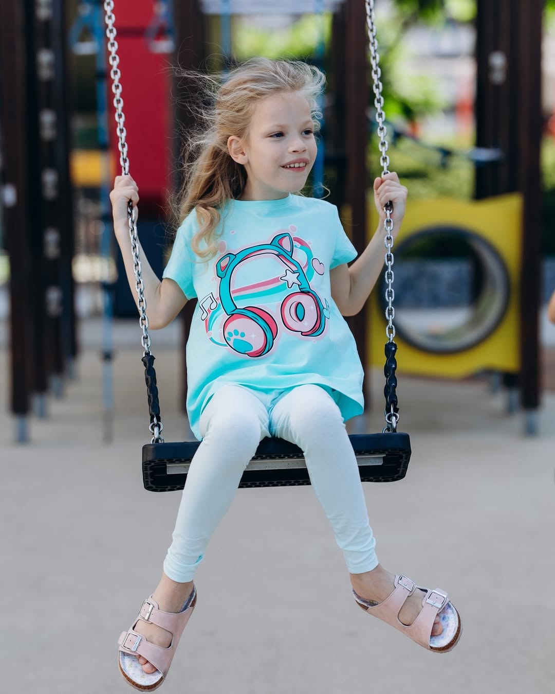 Мірошниченко розкрила, чи знають біологічні батьки названої донечки Ангеліни про її долю