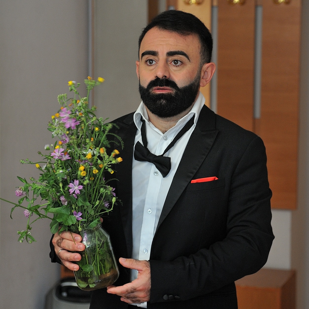 Популярный украинский актер попал в больницу с травмой черепа: что известно