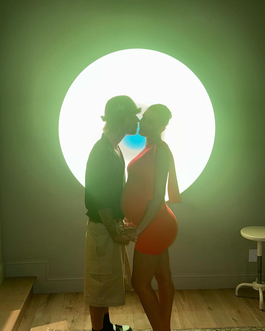 Джастин Бибер впервые стал отцом: певец рассекретил имя малыша и показал фото