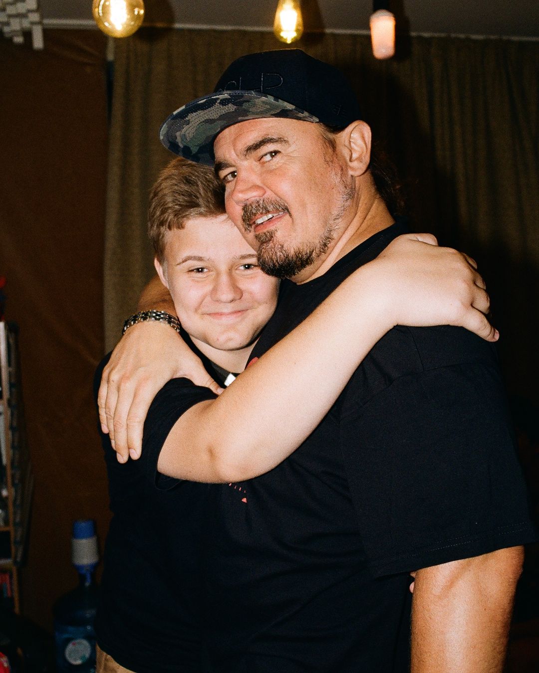 Фагот показав рідкісне фото з сином у день його народження: "Злітай, я упіймаю"