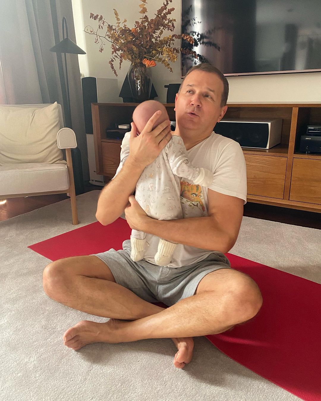 Осадча зворушливо звернулася до чоловіка у день його народження: "Щороку подвійне свято"