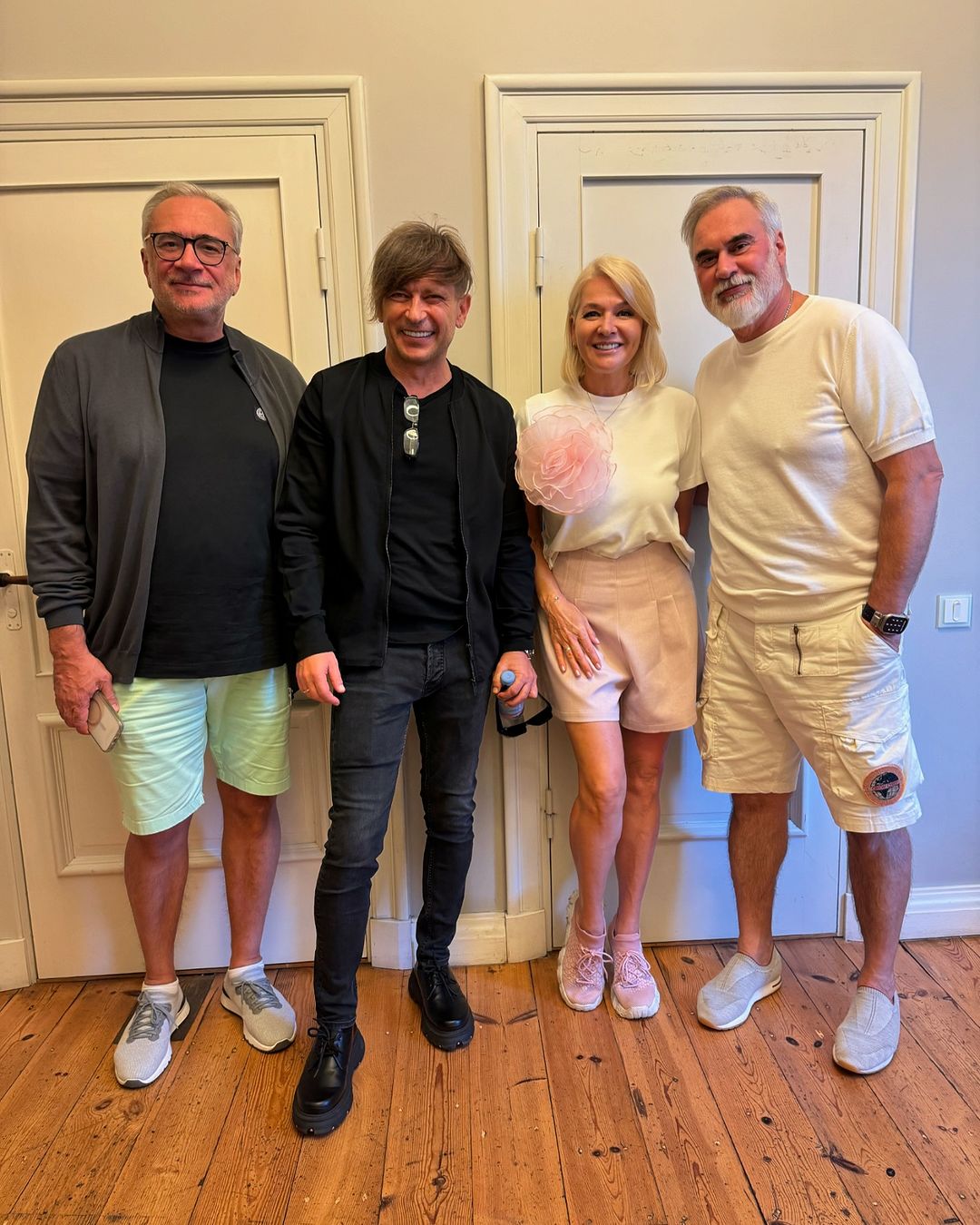 Засвітилися в компанії російського виконавця. Як зараз виглядають брати Меладзе, які мовчать про війну