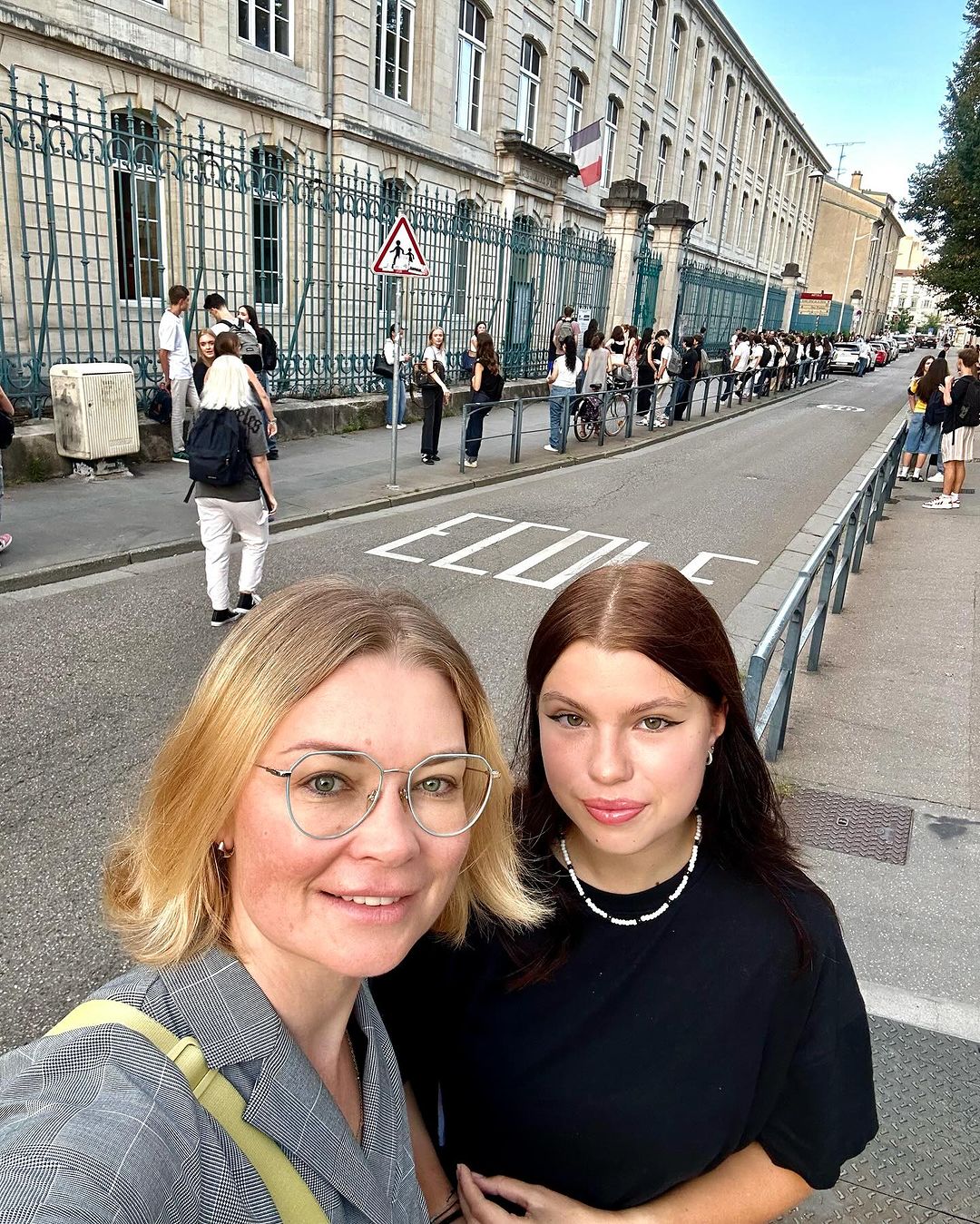 Популярна ведуча розповіла про навчання доньки за кордоном: "Українські діти - кіборги освіти"