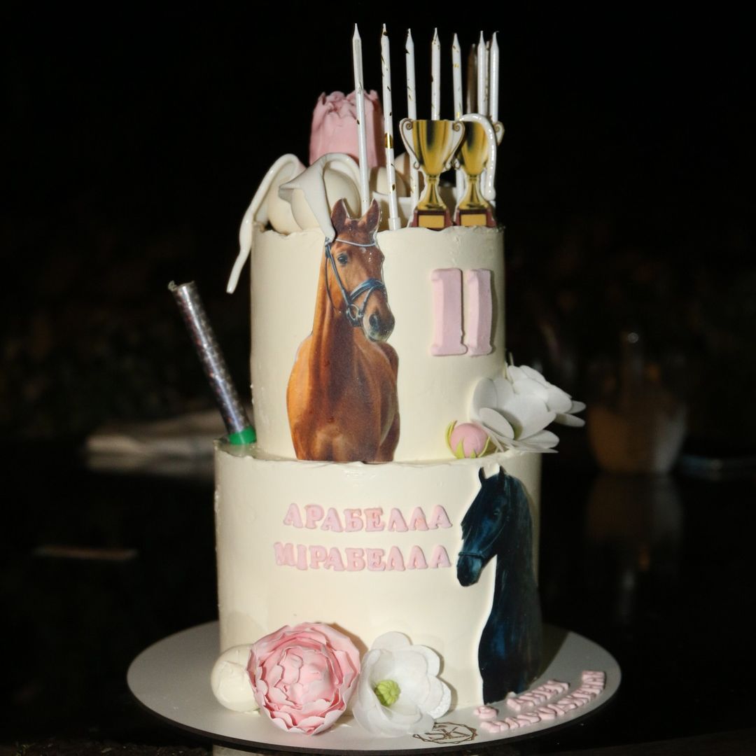 Після розлучення показалися разом. Камалія і Захур влаштували для доньок яскравий день народження (фото)