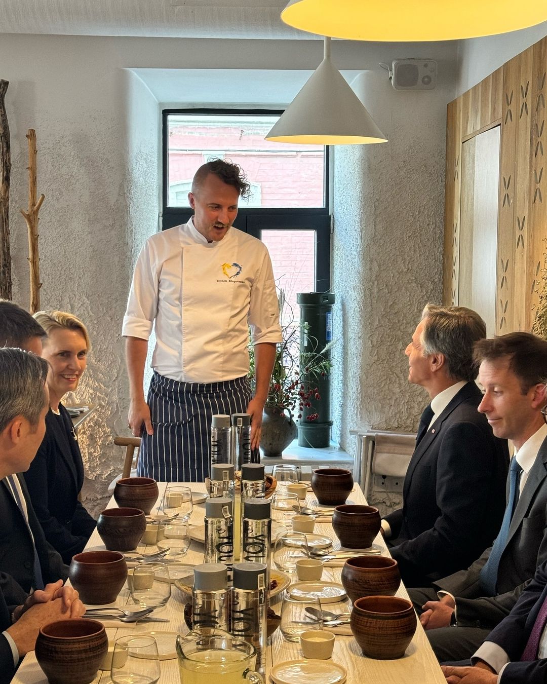 "Поїв у нас": Клопотенко розкрив деталі зустрічі з Майклом Дугласом та поділився яскравими фото