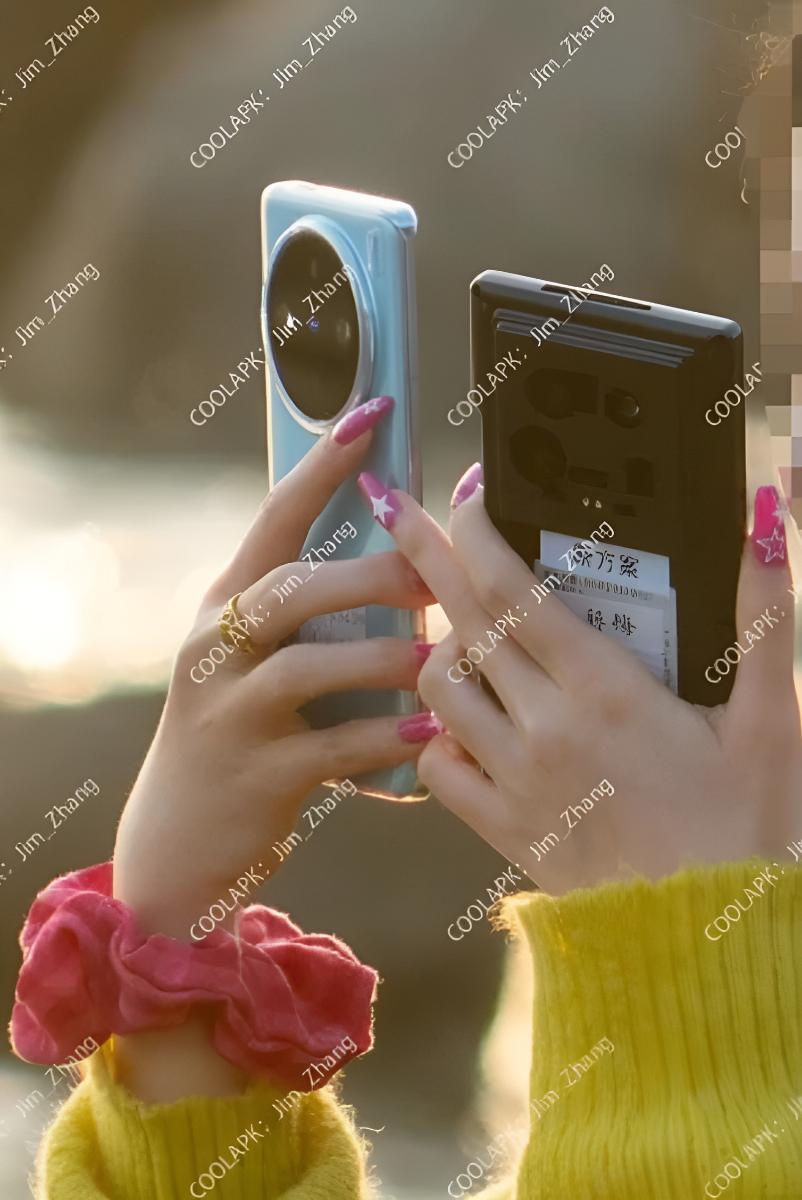 В сети появились первые живые фото Xiaomi 14 Ultra с камерой-монстром