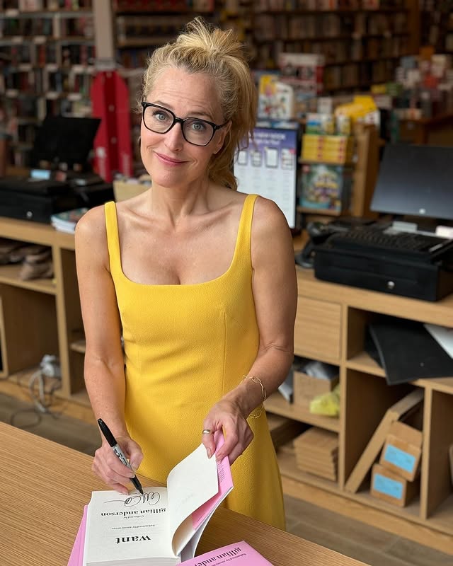 Як сьогодні виглядає Джилліан Андерсон - зірка "Секретних матеріалів", яка підтримує Україну