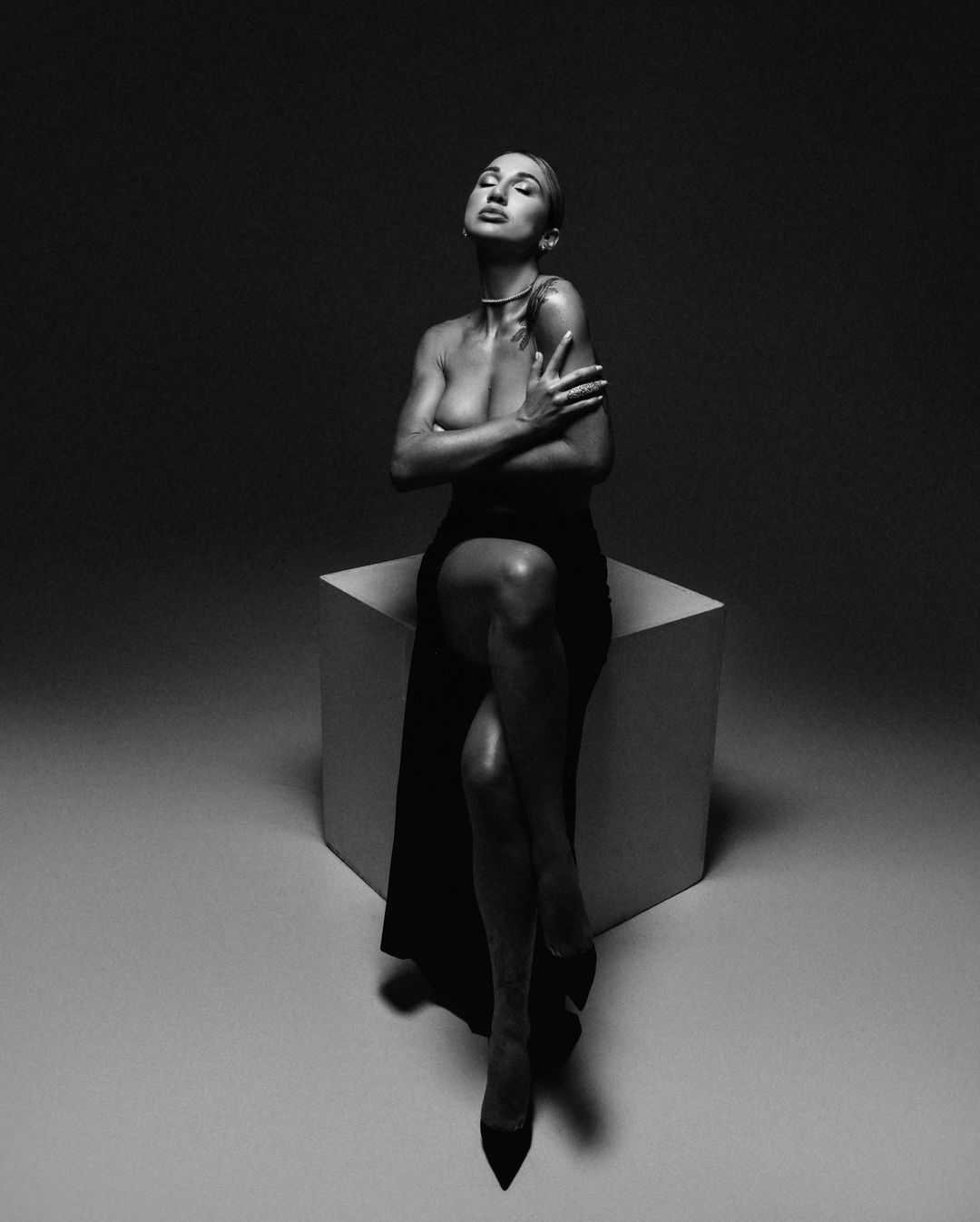 Беременная блогерша Пренткович поделилась смелыми фото: "Горячая мама"