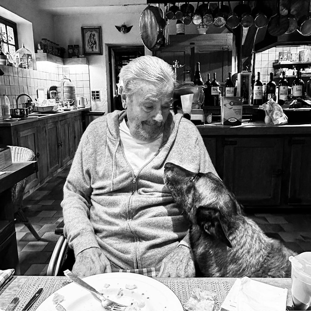 "Буду сумувати за тобою все життя": донька Делона висловилася про життя без батька (фото)