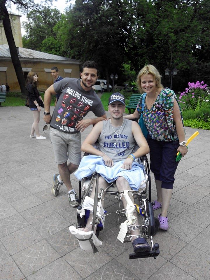 Від ділового шику до мілітарі. Еволюція стилю Зеленського: погляд через роки