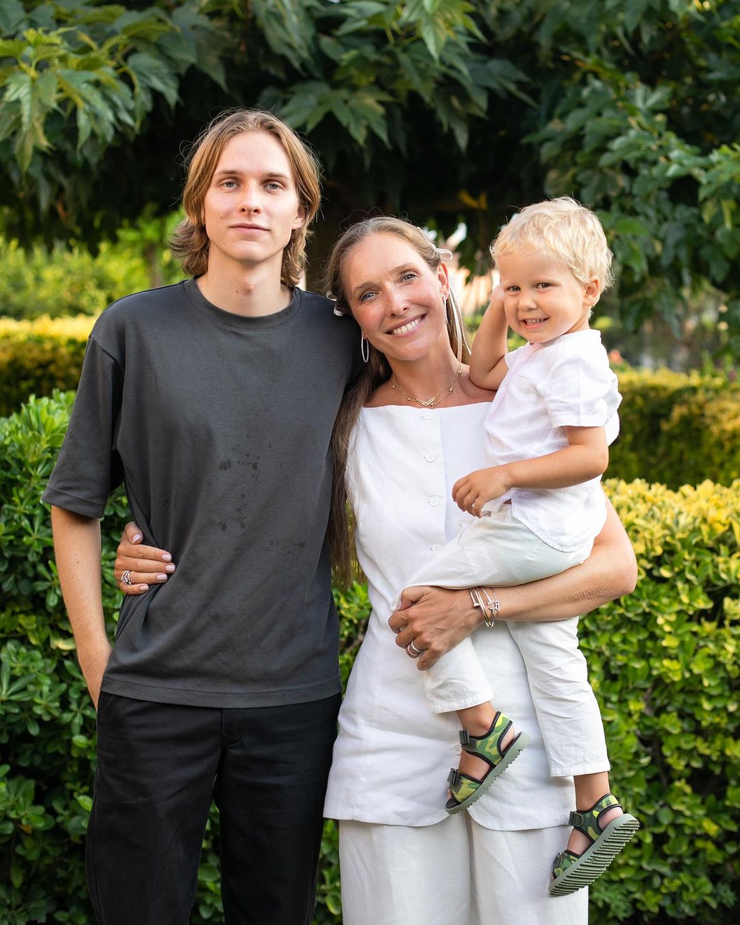 Катя Осадча на рідкісному фото показалася з 22-річним сином