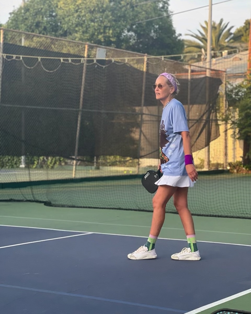 Как сегодня выглядит Шэрон Стоун, которая после съемок в "Основном инстинкте" стала "самой горячей" звездой Голливуда