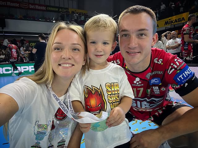 Зірковий волейболіст Плотницький став батьком вдруге: як назвали маленьку принцесу