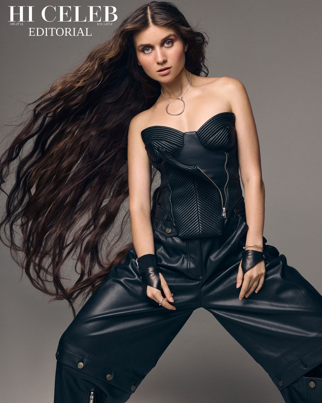 Jerry Heil з'явилася на обкладинці відомого глянцю: співачка приміряла ефектні образи