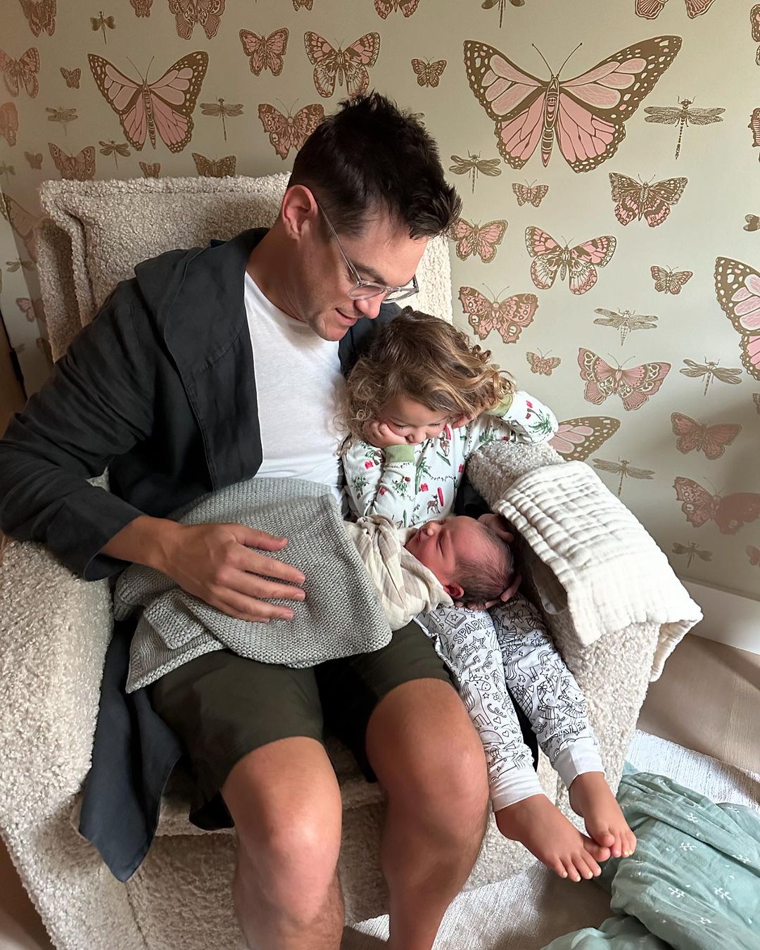 Зірка фільмів "Шкільний мюзикл" показалася з новонародженою донькою: зворушливі фото