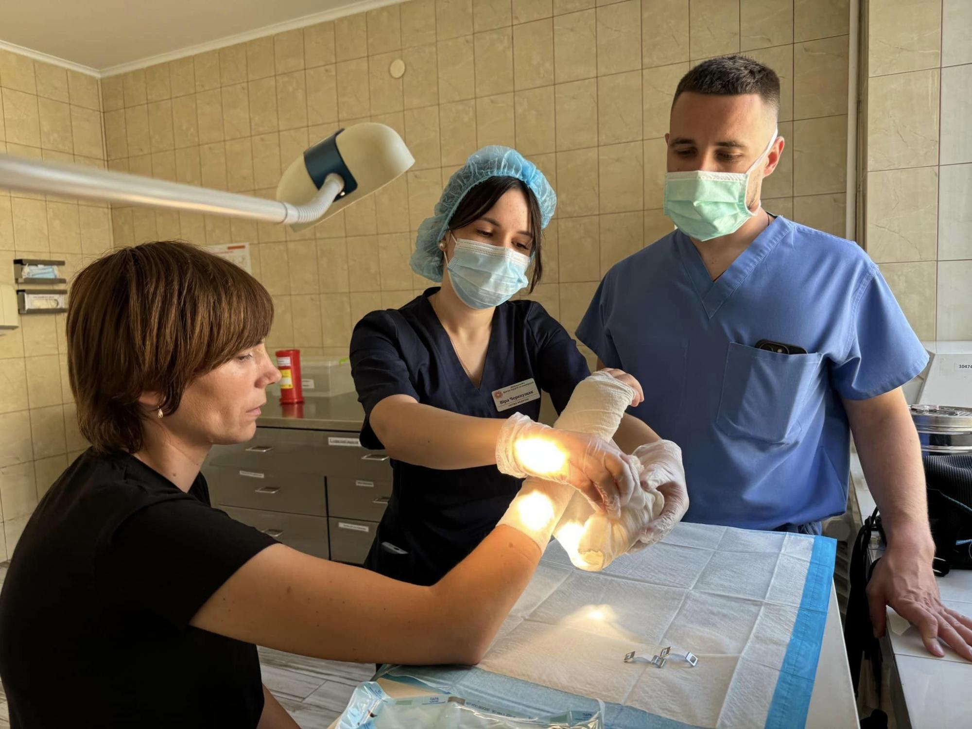 8 лет невыносимой боли и 40 операций: во Львове врачи спасли женщину от страданий