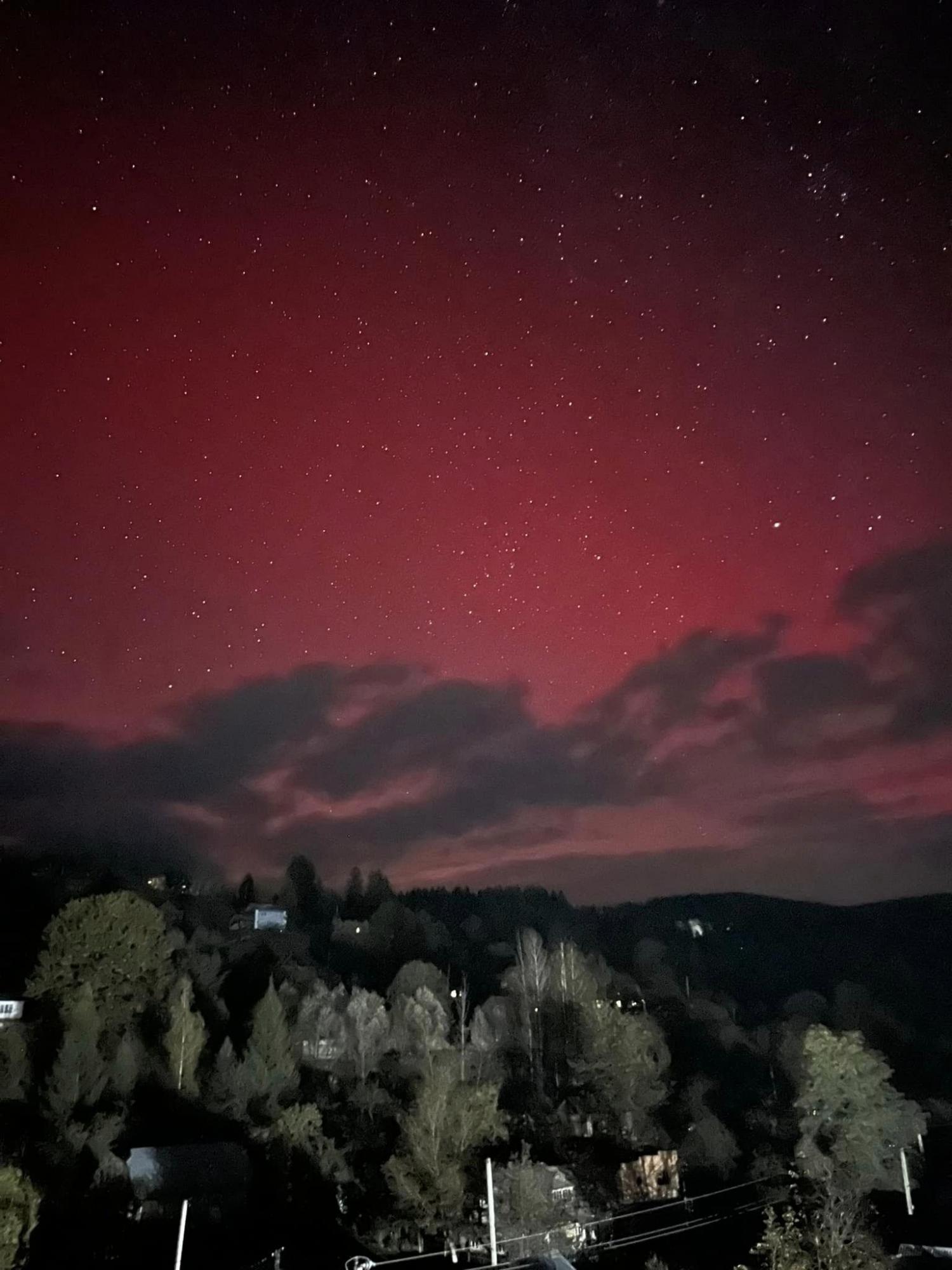 Над Україною з'явилось полярне сяйво. Коли ще можна буде побачити унікальне явище