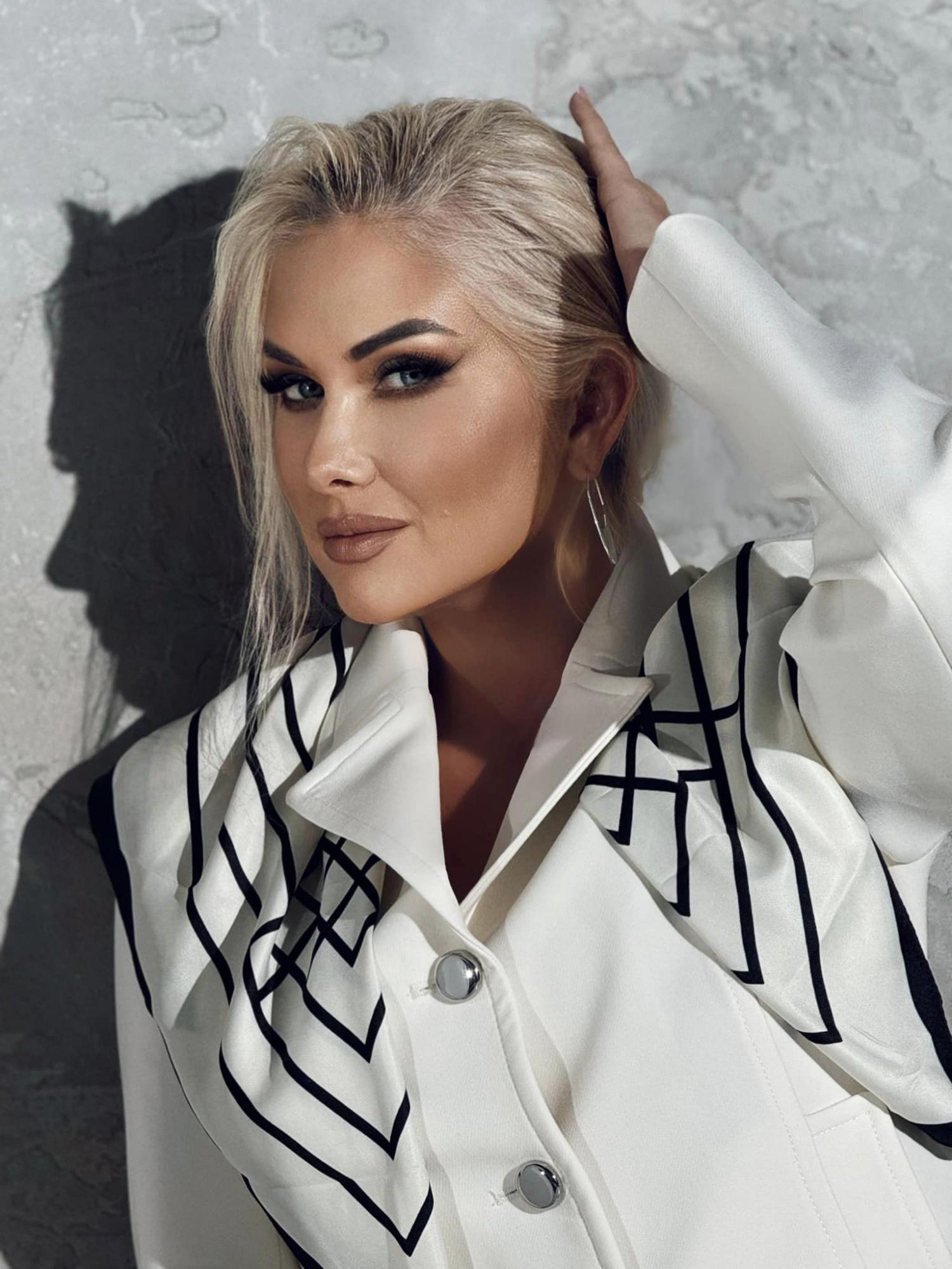 Відома співачка поділилася своїми лайфхаками, як залишатися стрункою в 45 років