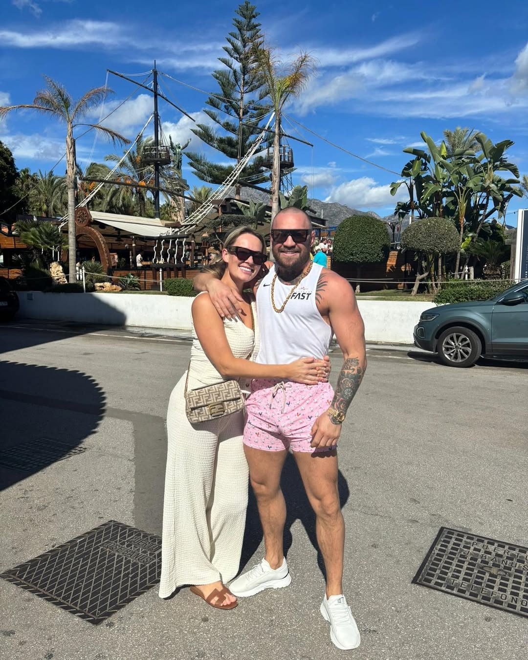 Как выглядит гражданская жена Конора Макгрегора, которой он не прекращает изменять