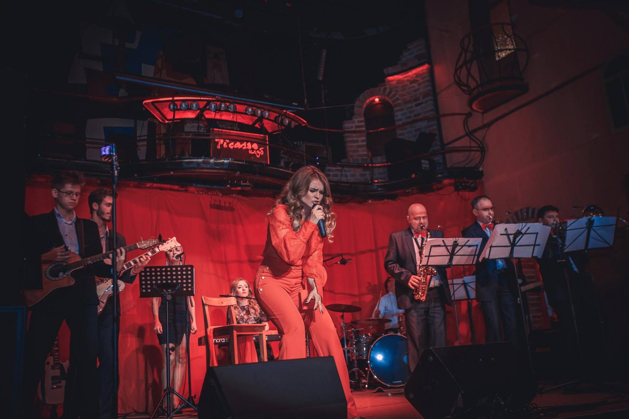 Співає і працює стоматологом: як зараз виглядає переможниця "Шансу" Олеся Киричук (фото)