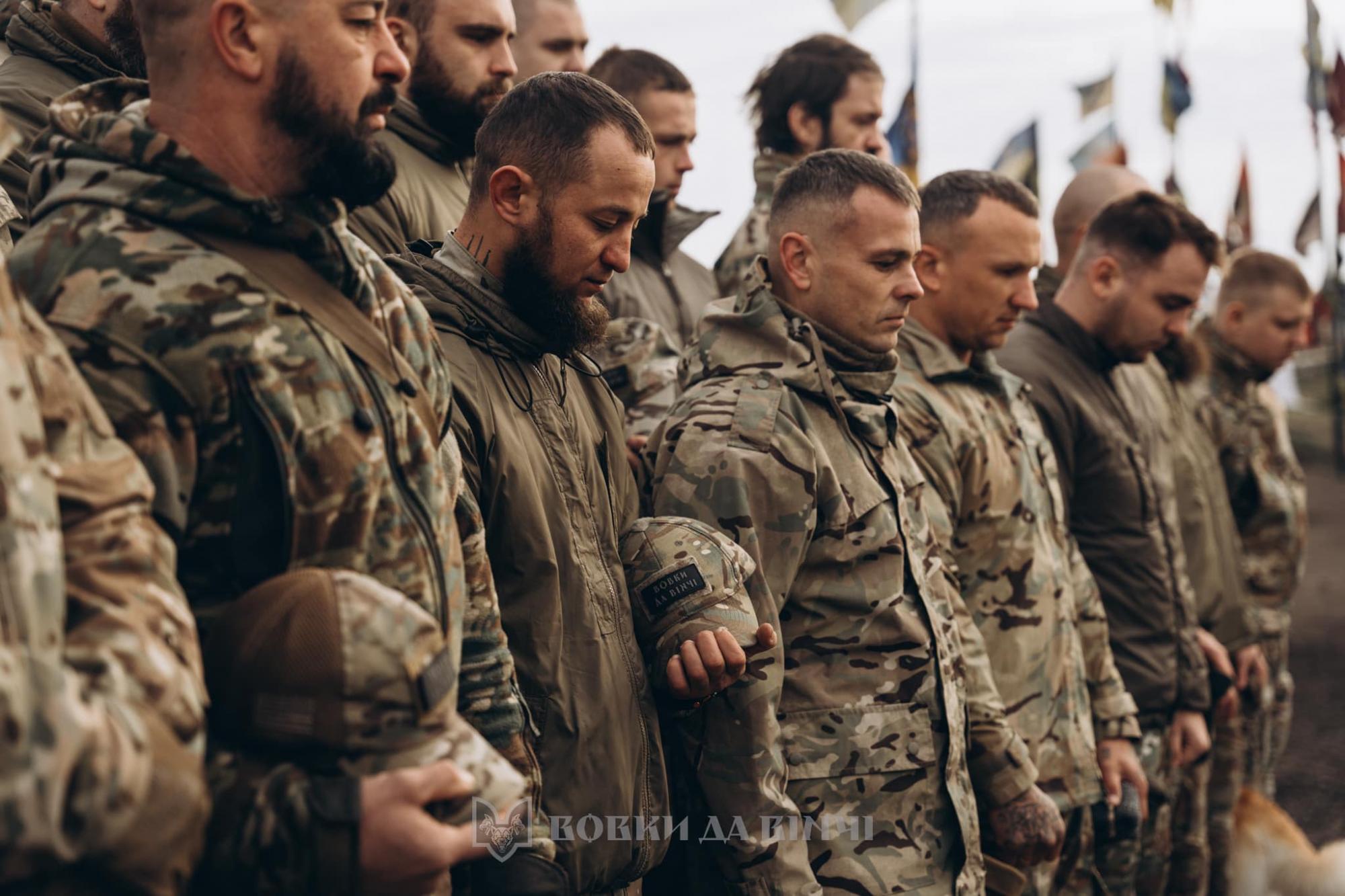 "Память будет жить вечно". Как в день рождения "Да Винчи" украинцы вспоминают Героя