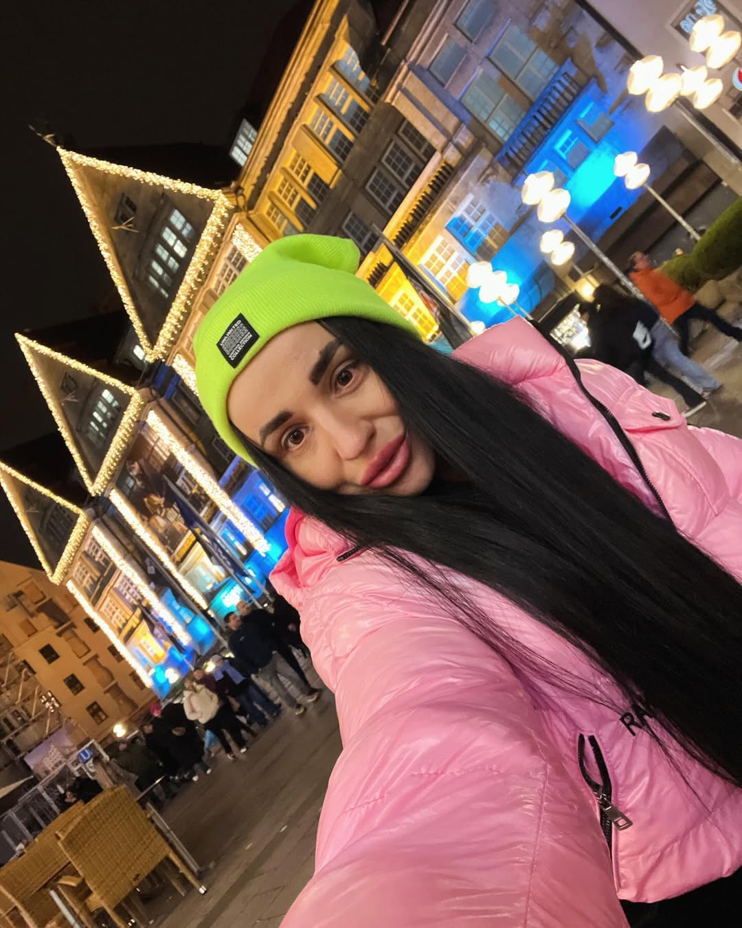 Закликала обстрілювати Кременчук. Зірку "Супермами" забрали до психлікарні