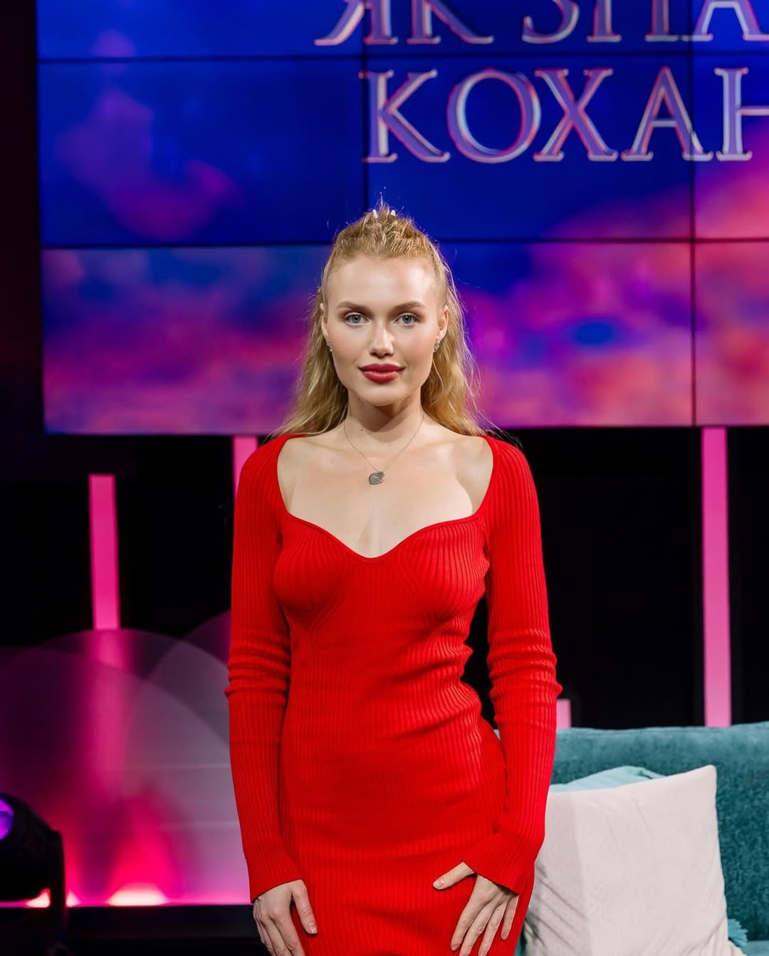 Фіналістка "Холостяка" відповіла на звинувачення, що вона приховує свого батька-депутата