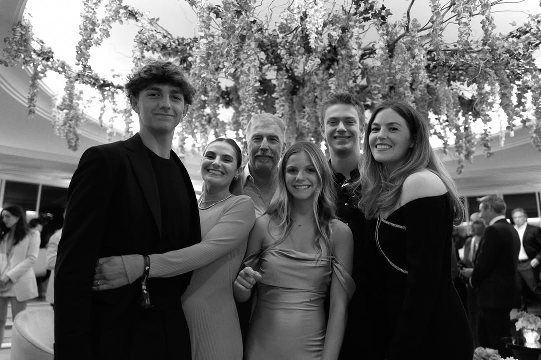 Как сейчас выглядит и живет Кевин Костнер - главный "телохранитель" Голливуда (фото)