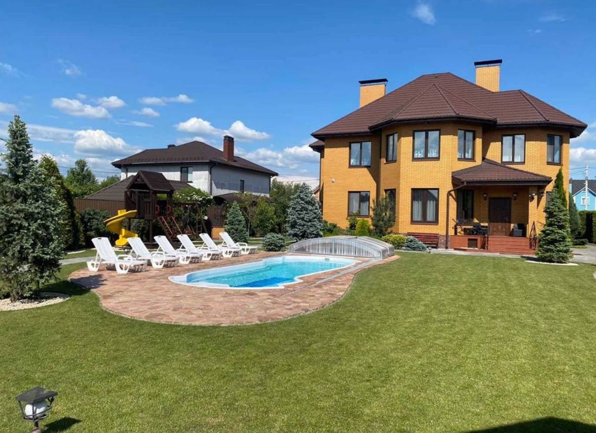 За скільки можна зняти будинок під Києвом на Новий рік: огляд та ціни