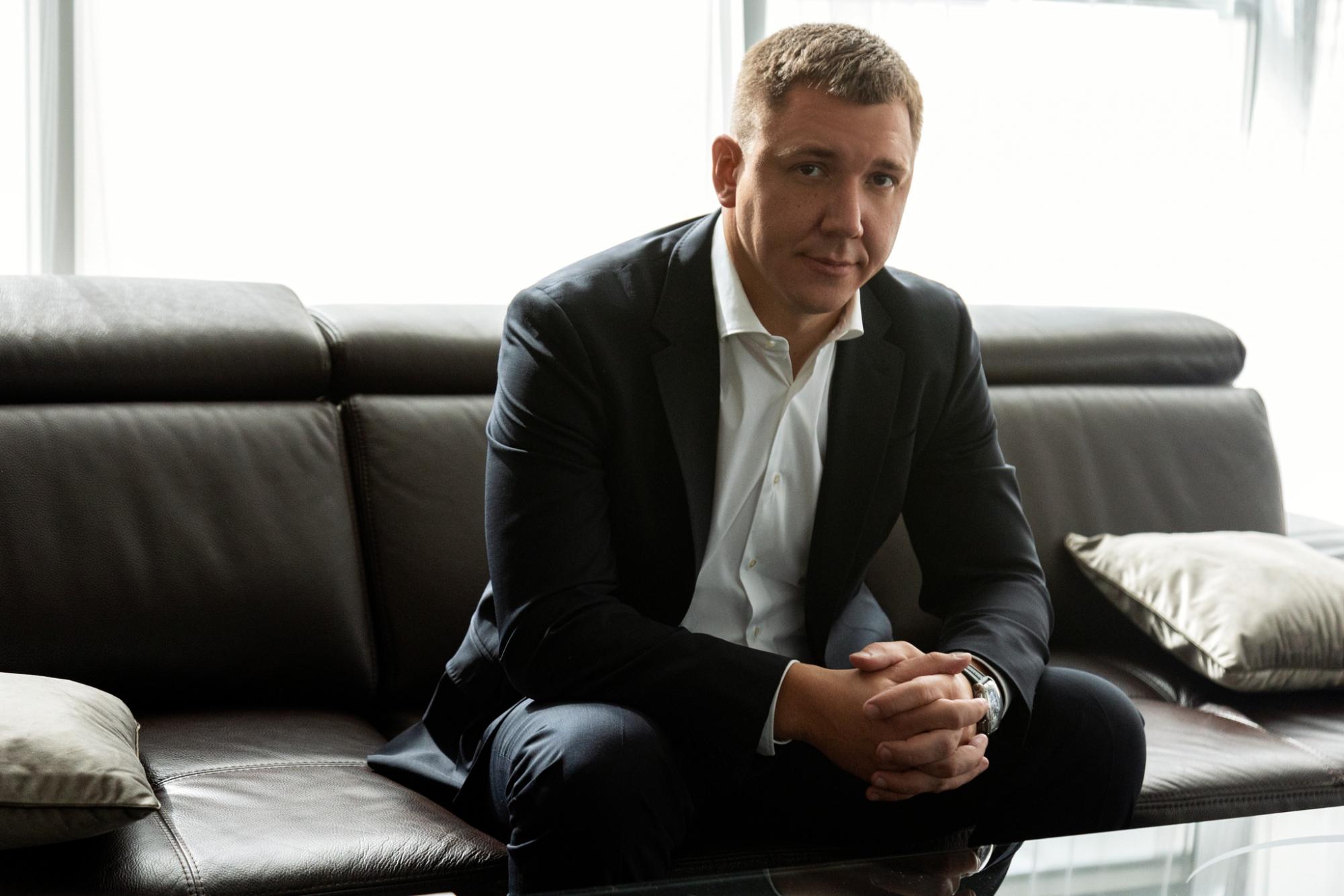 Алхім "злила" у мережу фото свого одруженого екс-коханця: хто він та як відреагувала його дружина