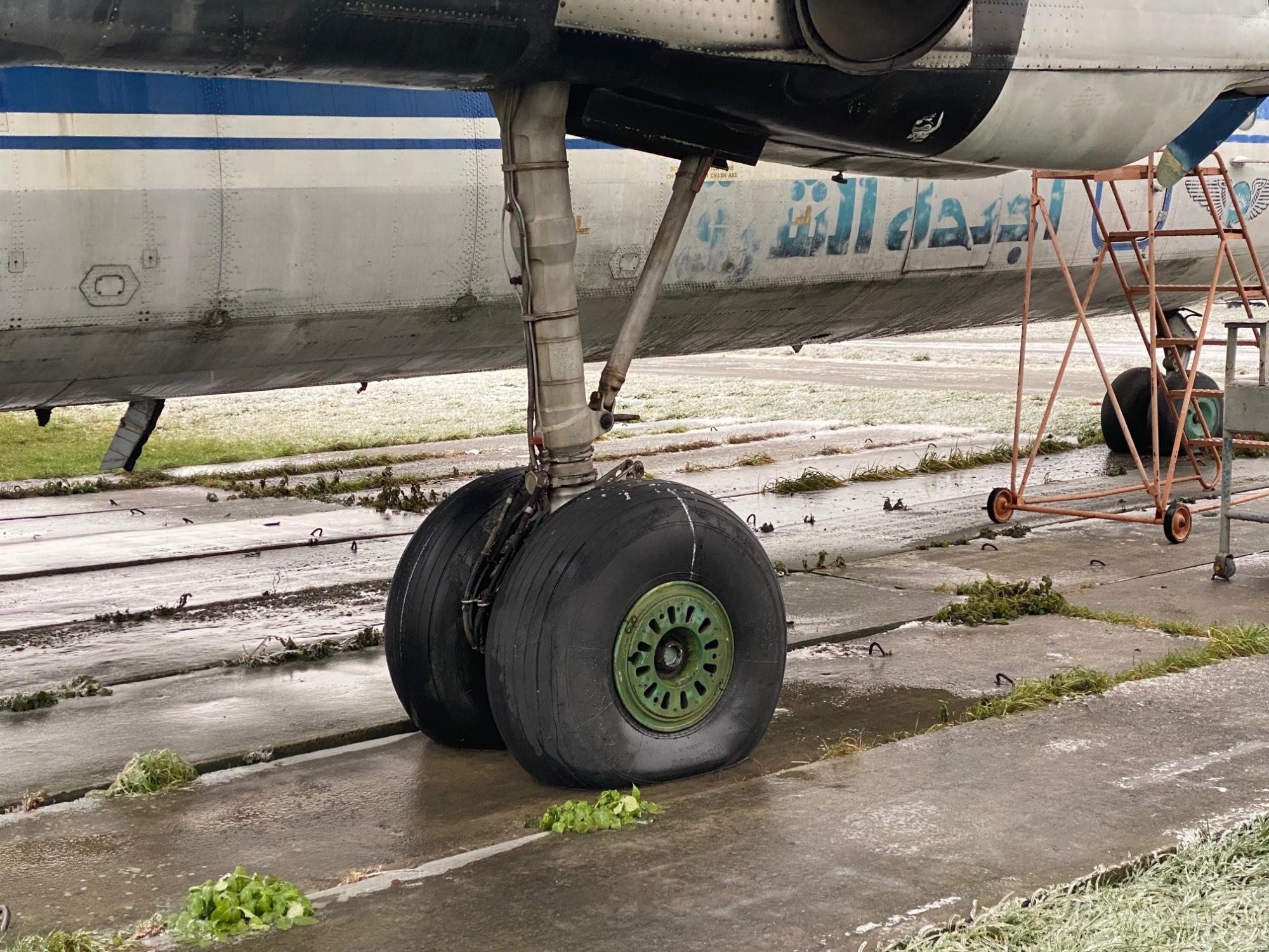 В Украине распродают самолеты: сколько стоят и как выглядят (фото)