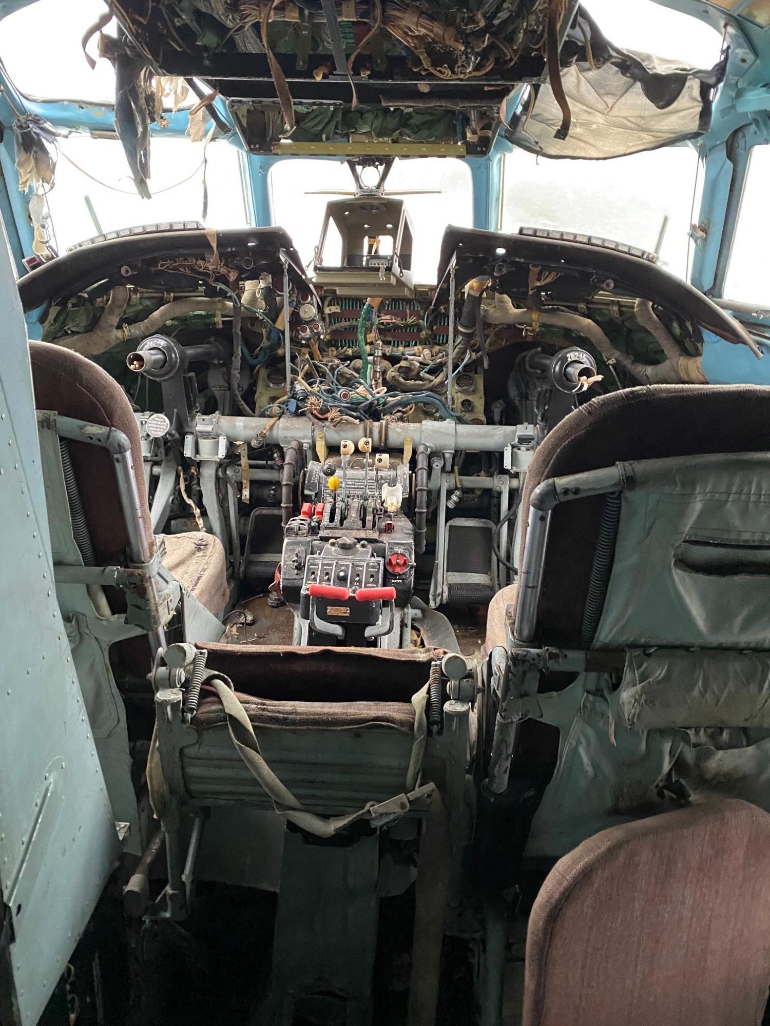 В Украине распродают самолеты: сколько стоят и как выглядят (фото)