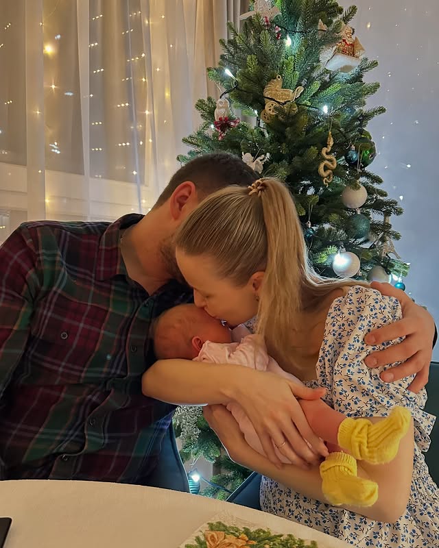 Зірка "Кріпосної" розповіла про стан новонародженої доньки після госпіталізації та попередила всіх батьків