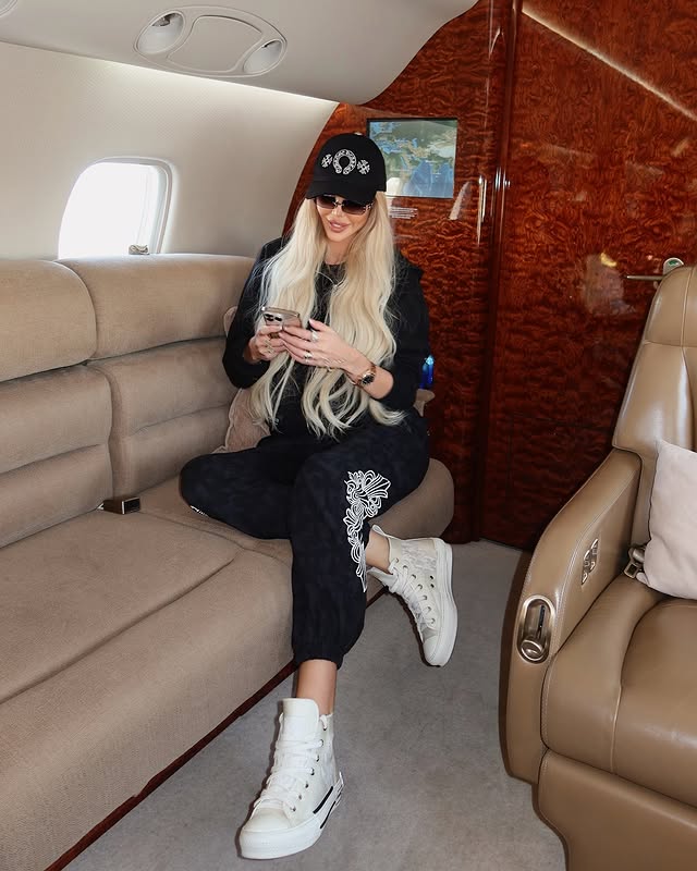 Спершу засудила війну, а потім передумала. "Міс Україна Всесвіт" повеселилася під пісні росіян