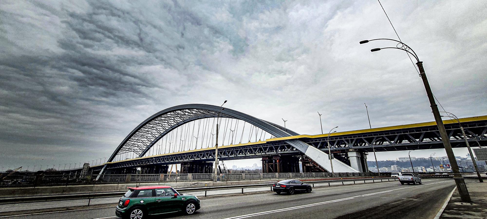 Почему до сих пор нет метро на Троещину и что не так с парковками в Киеве - интервью с экспертом