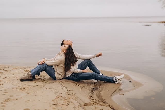 "Сперечались хто із нас прийомний". Зірка "Спіймати Кайдаша" пригадала дитинство з братом (фото)