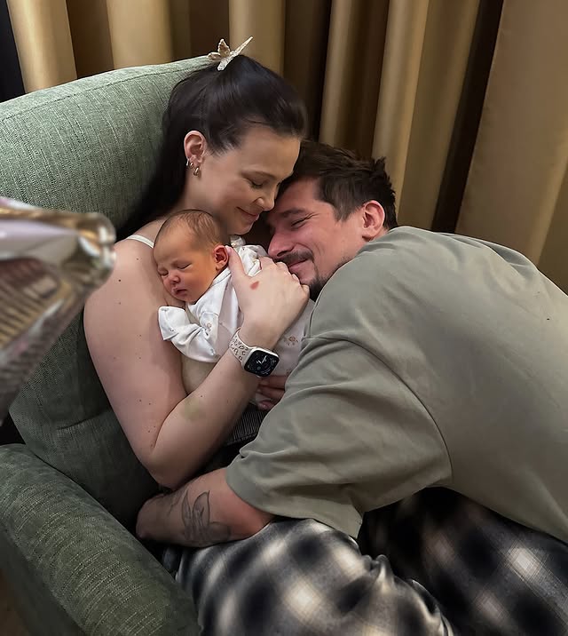 Дружина Позитива вразила чесними фото через місяць після пологів: вже скинула 12 кг!