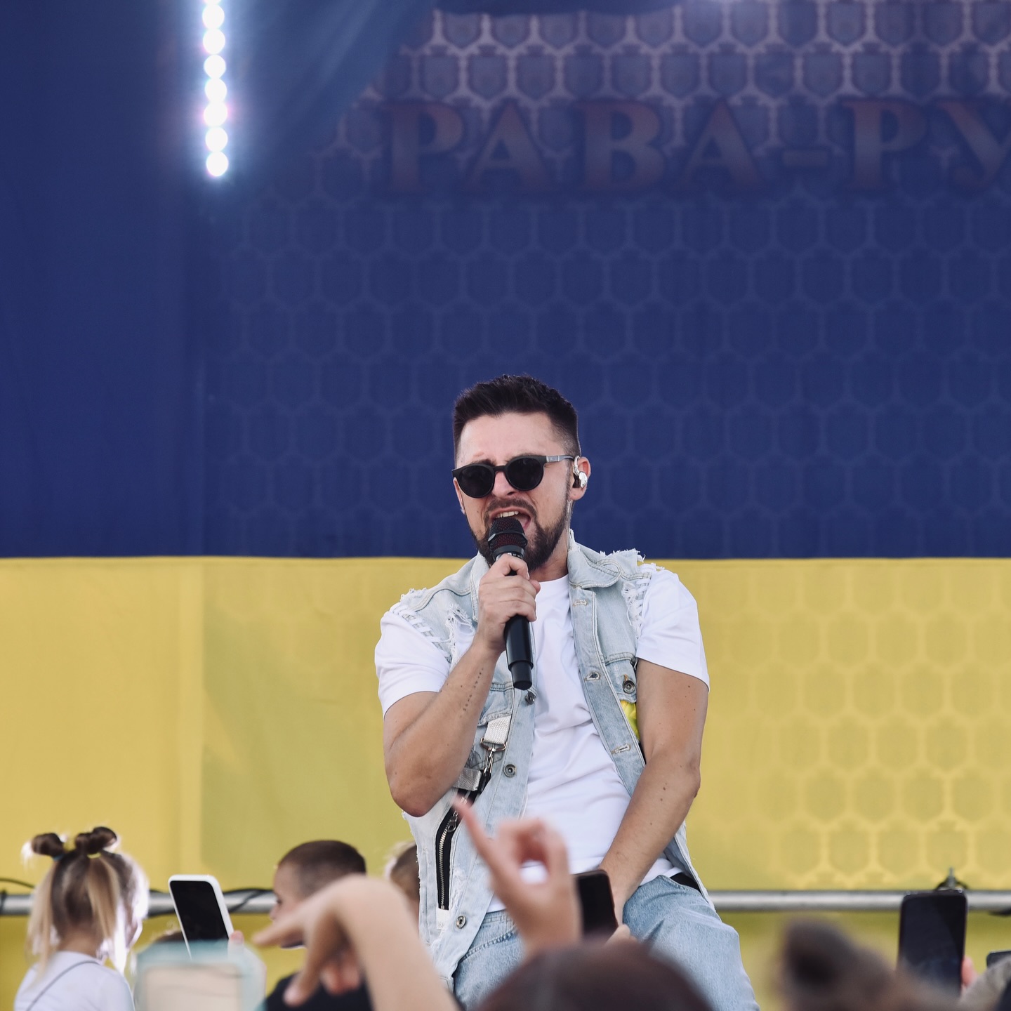 Співак Julik: Перемогу потрібно закликати позитивом