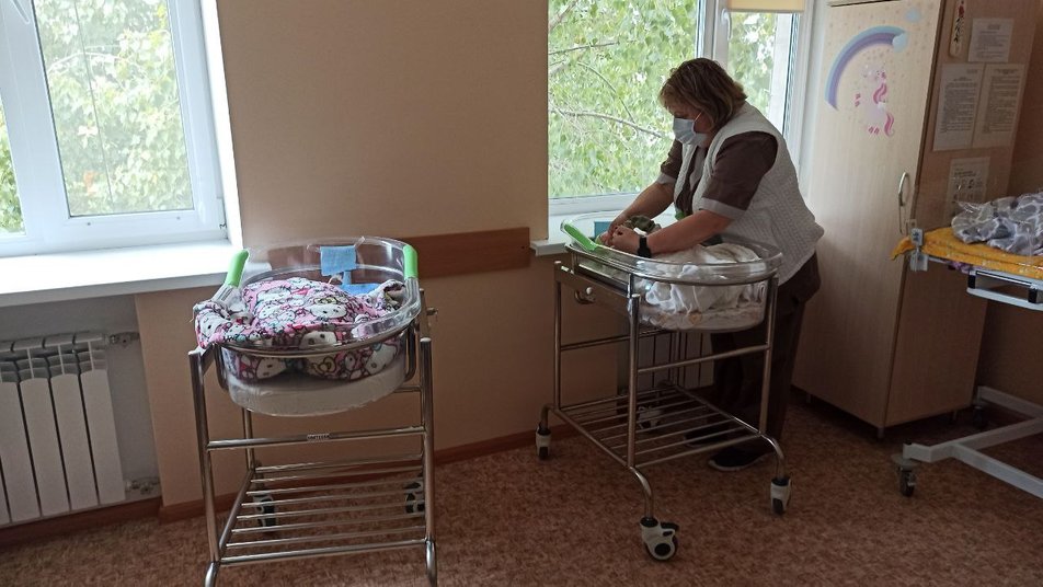 В Кропивницком мальчиков-двойняшек бросила мать: седьмые роды у женщины и все дети гуляют по миру