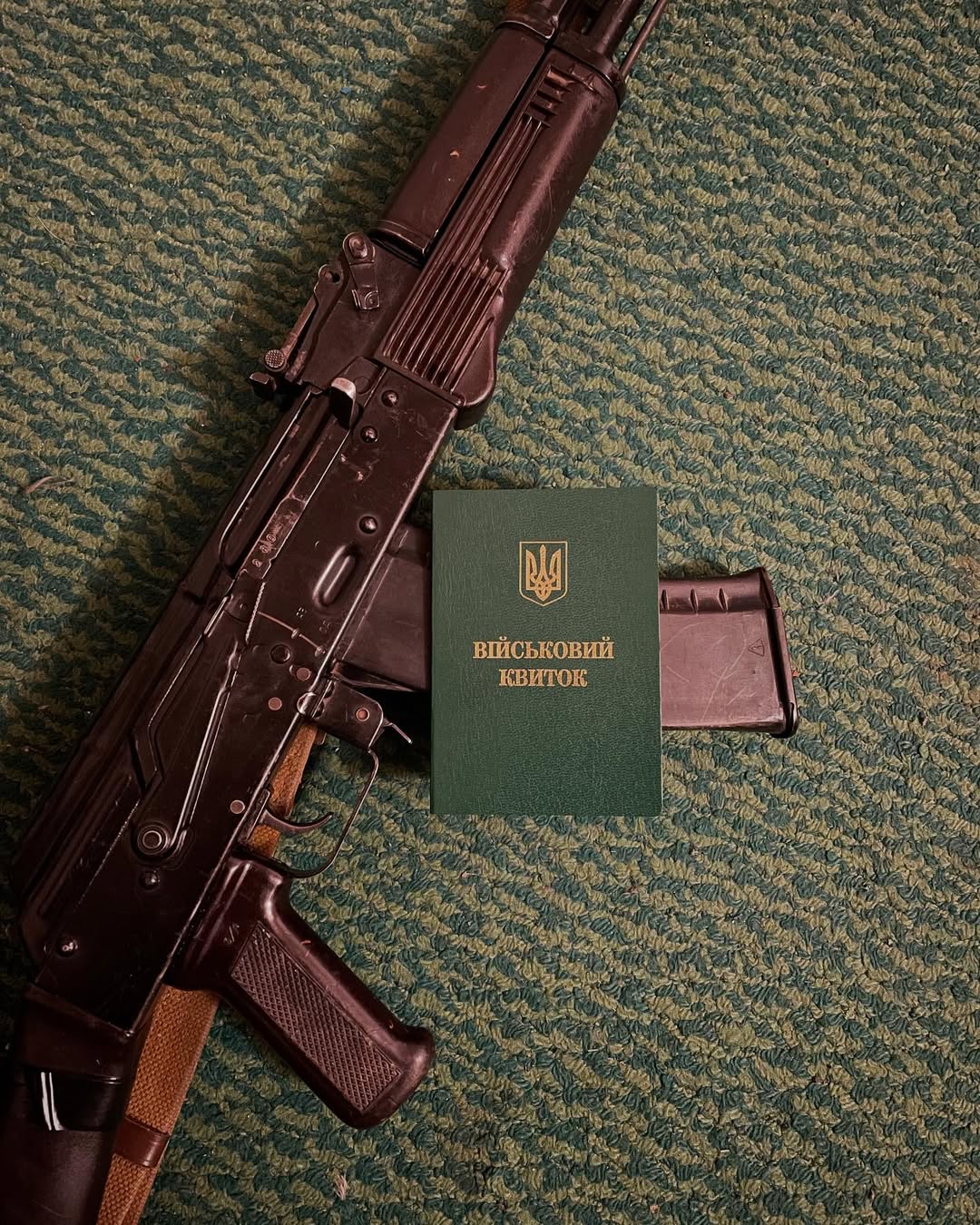 Ігор Ласточкін показався у формі та розсекретив, на якому напрямку служить