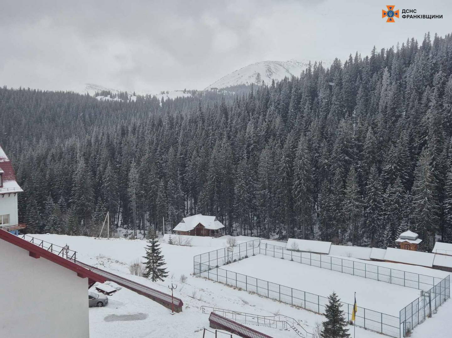 Видимість обмежена: у Карпатах вдарили морози до -15 градусів