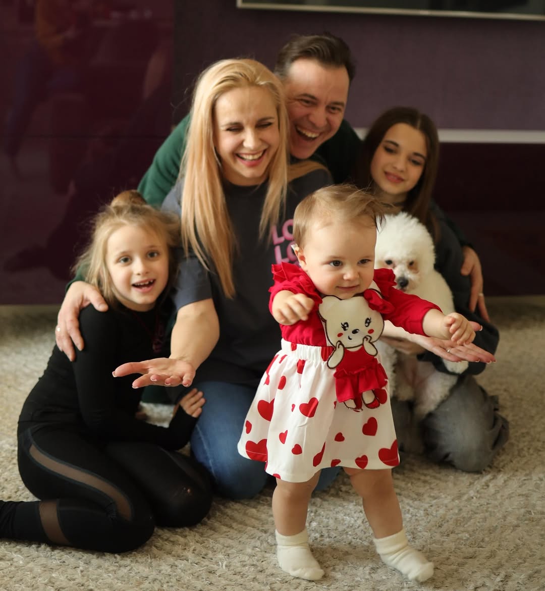 Лілія Ребрик показала найменшу доньку у святкових образах: ніжні фото