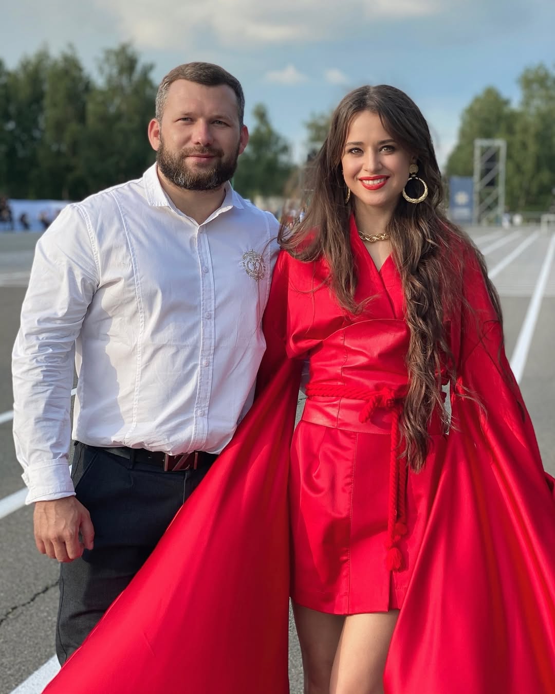 Колишня дружина Дзідзьо здивувала сміливою фотосесією зі змією на останньому місяці вагітності