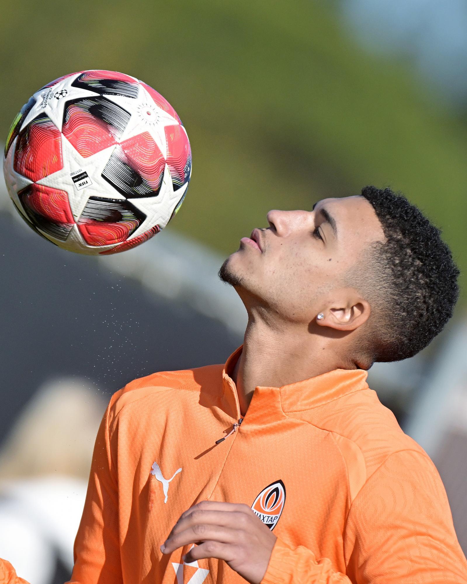 Топ-20 переходів в українському футболі: підсумки зимового трансферного вікна-2025