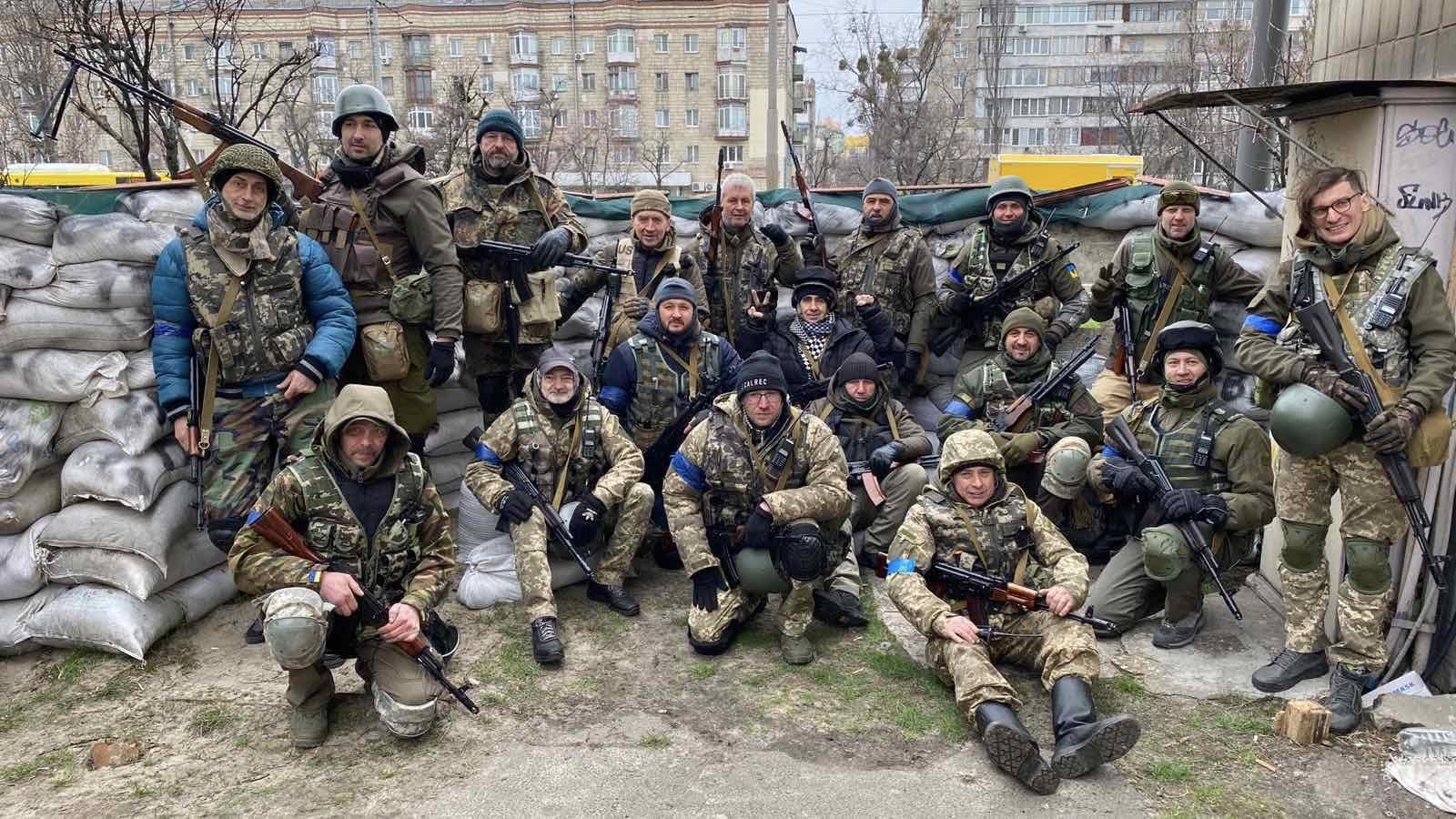 "Символы героизма и славы": украинцы поздравляют добровольцев с их днем и благодарят за службу