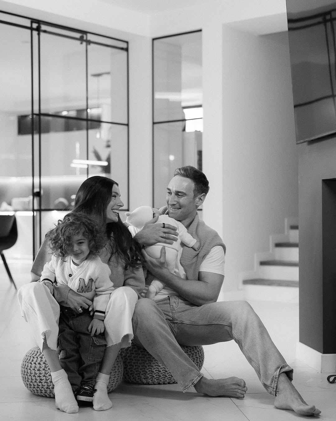 Вперше після народження доньки: зірка "Холостяка" Іраклі Макацарія розчулив фото з дітьми